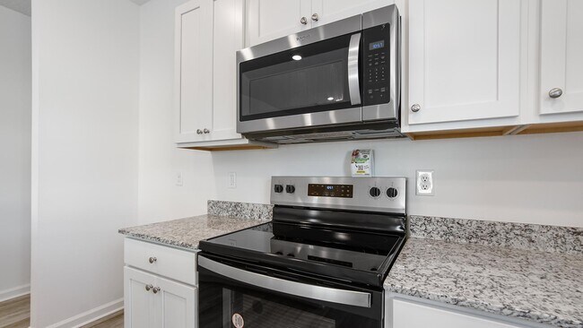 180 Huckleberry St, Freeport, FL 32439 - photo 6