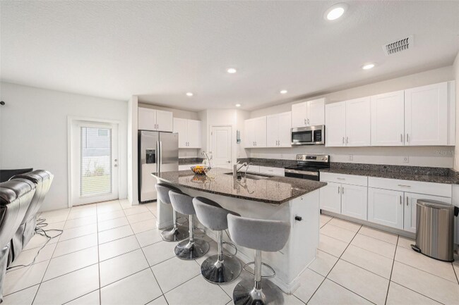 6300 Beverly Hls Dr, Zephyrhills, FL 33541 - photo 6