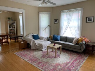 430 4th St NE Unit Upper, Minneapolis, MN 55413
