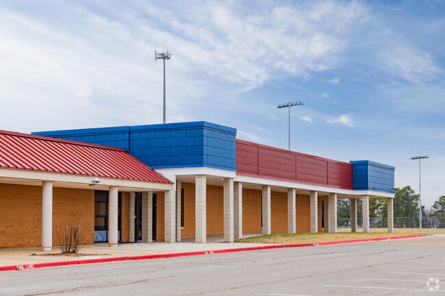 Madison Elementary School provides education in the neighborhood of University of Oklahoma.