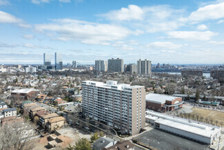 1350 15th St, Fort Lee, NJ 07024
