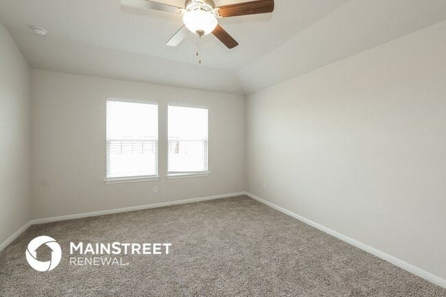 1014 Round Bale Rd, Hutto, TX 78634 - photo 6