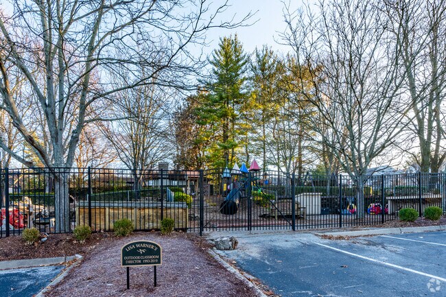 Second Presbyterian School was founded in 1954.