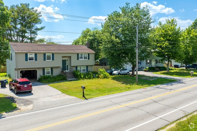 North Yarmouth offers a wide range of house price points and sizes.