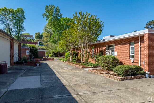 There are small outdoor courtyards for classes and students of Horizons Elementary School.