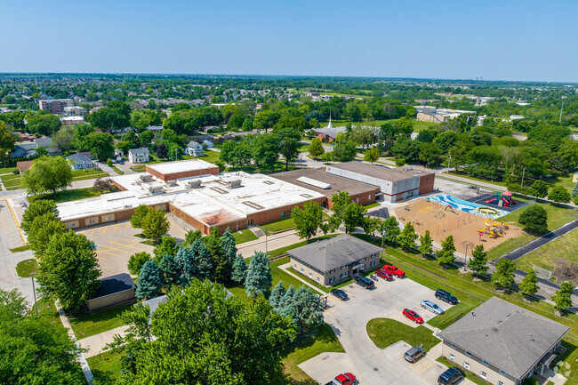 Altoona Elementary School has been shaping young minds since 19838.