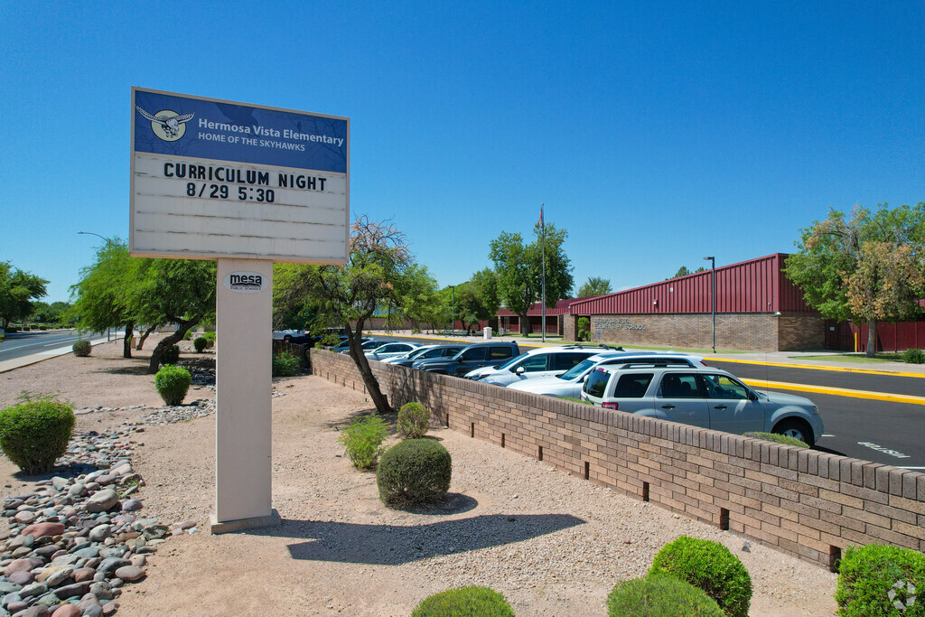 Hermosa Vista Elementary is tucked in a neighborhood in Mesa near Loop 202.
