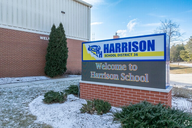 Harrison Elementary School has 402 students with a student to teacher ratio of 13 to 1.