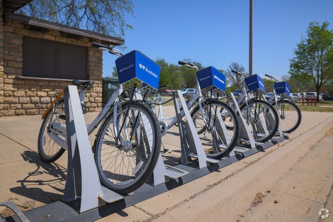 Riverside Park provides bikes for public transportation in Midtown.