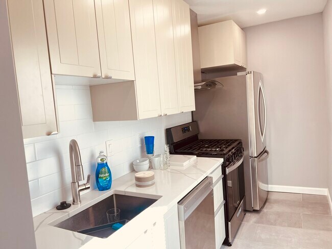 77 Manville Rd unit 3R, Woonsocket, RI 02895 - photo 2