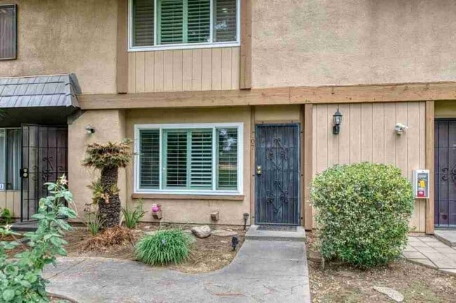 5138 E Ashlan Ave, Fresno, CA 93727 - photo 6