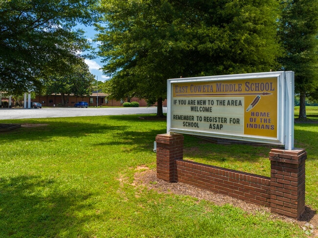 East Coweta Middle School serves over 81 students daily.