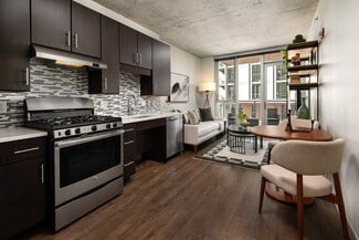 11 S Green St, Chicago, IL 60607