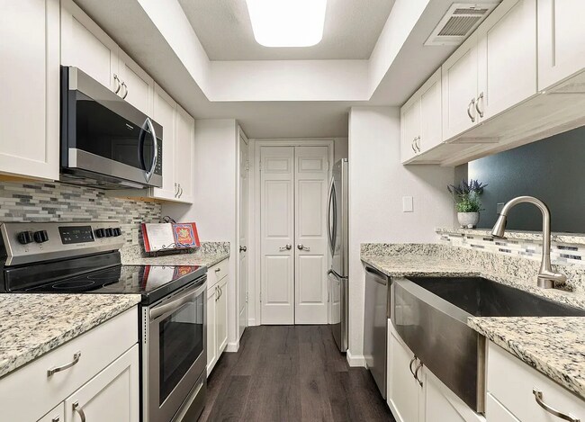 13130 Blanco Rd unit Chesapeake Condomini, San Antonio, TX 78216 - photo 7