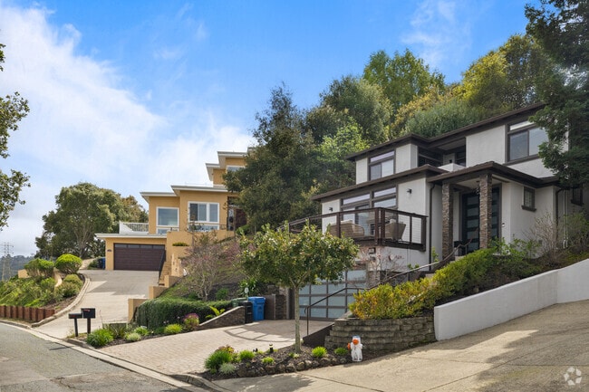 Affordable 20th-century homes showcase Orinda's diverse housing market.