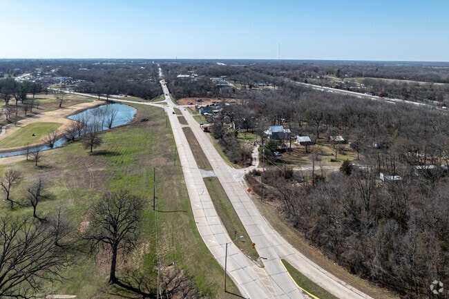 Take a peek into the past as you explore the historic Route 66 in Carthage.