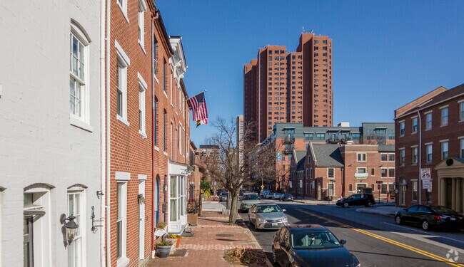 Early 19th-century architecture can be found scattered throughout many parts of Otterbein.