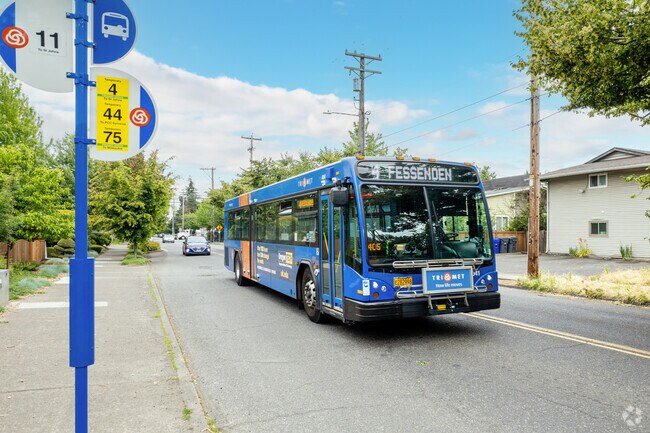 Multiple bus lines conveniently come through the St. Johns Neighborhood.