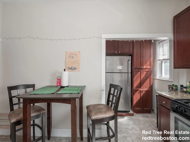 44 Cameron Ave unit 1, Somerville, MA 02144 - photo 6