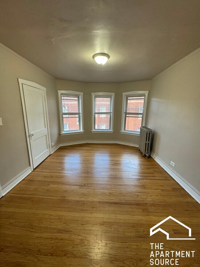 4031 W Melrose St unit 2S, Chicago, IL 60641 - photo 2