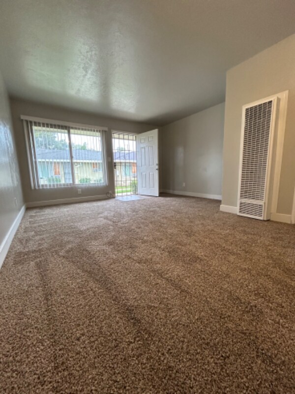 3325 E Clinton Ave unit 3325, Fresno, CA 93703 - photo 3