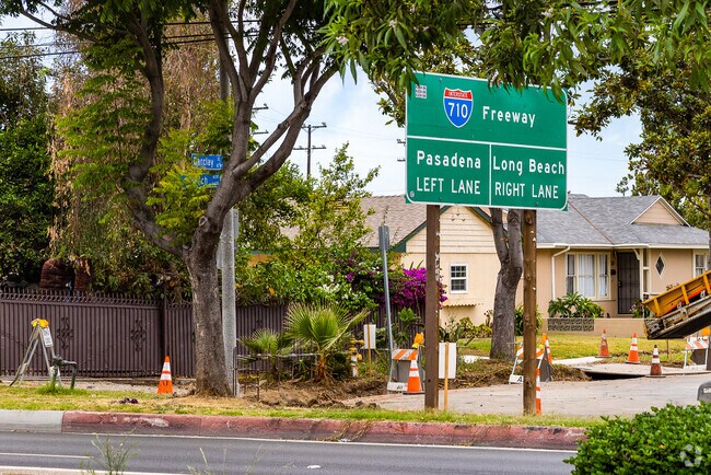 The I-710 freeway has several entrances in close proximity to Coolidge Triangle, CA.