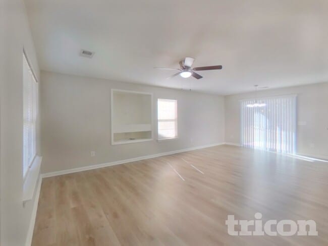 258 Drooping Leaf Ln, Lexington, SC 29072 - photo 2