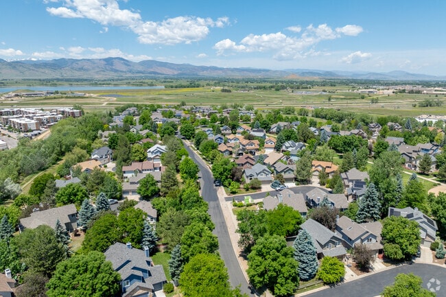 Gunbarrel has its own amenities, but is also really easy and convenient to get into Boulder.