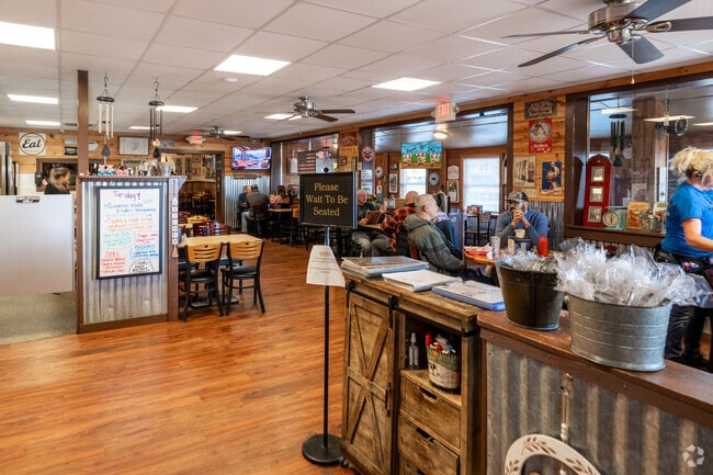 Jimmy’s Grill serves hearty meals to Cantonment locals in a welcoming atmosphere.