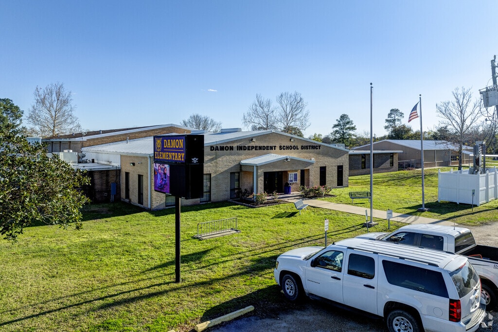 Damoon Elementary's commitment to holistic education makes it a cherished institution in Clearwa