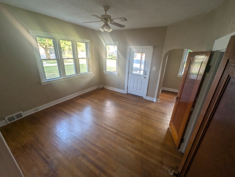 410 W 23rd St, Lorain, OH 44052 - photo 1