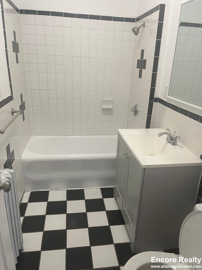 186 Bowdoin St unit 8, Dorchester, MA 02122 - photo 4