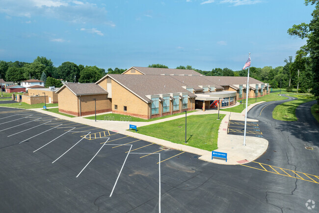 Niles Intermediate School is located in Niles, Ohio.