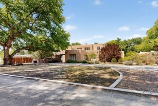 1115 Roadrunner Ln NW, Los Ranchos, NM 87107