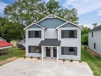 818 2nd St SE Unit A, Hickory, NC 28602
