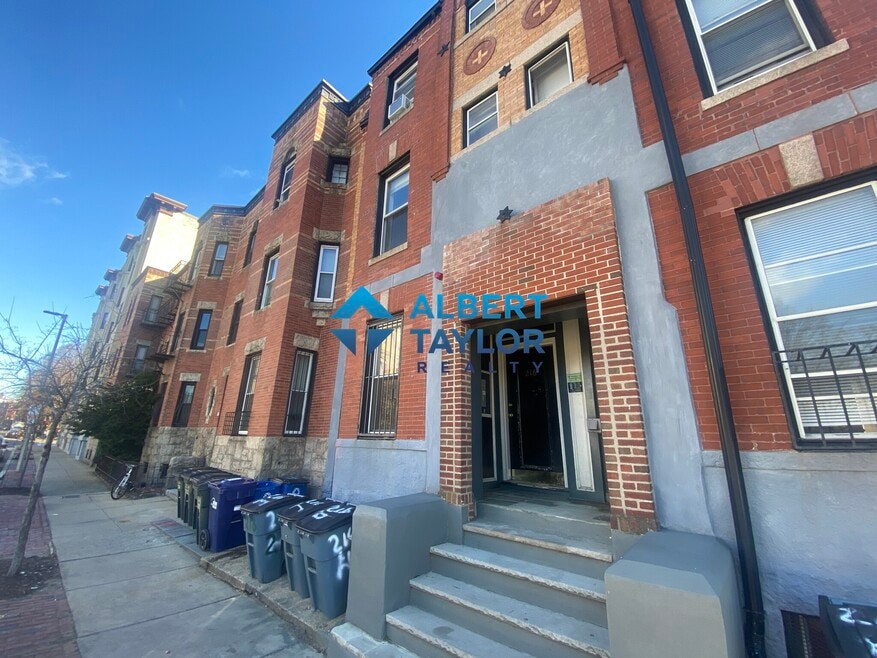 210 Hemenway St unit 216-1, Boston, MA 02115 - photo 1