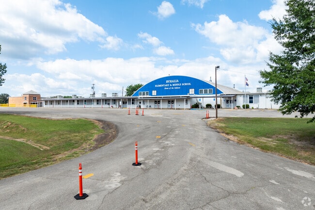 The circle drive at Byhalia Elementary makes drop-off and pick-up a breeze.