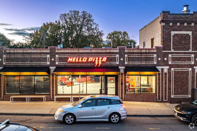 Hello Pizza in Morningside offers counter-serve thin-crust pizzas & meatball subs.