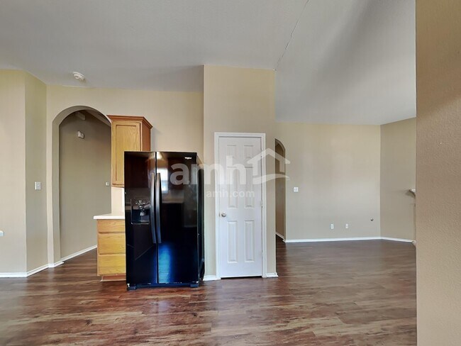 265 Firwood N, Kyle, TX 78640 - photo 5