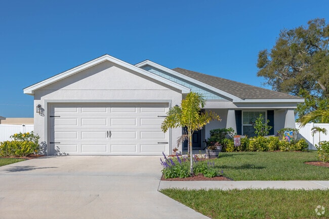 The Eagle Lake neighborhood offers many different styles of homes.