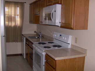 320 Mitchell St, Manchester, NH 03103