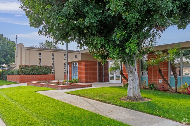 Saint Joseph High School, Rankings & Reviews