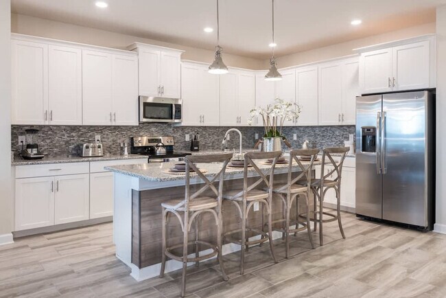 4821 Kings Castle Cir unit ID1280831P, Kissimmee, FL 34746 - photo 6