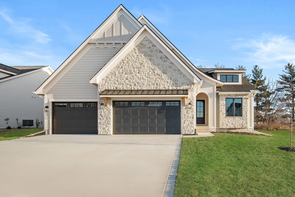 10468 Thorne Dr unit 36750232, Wdm, IA 50266 - photo 1