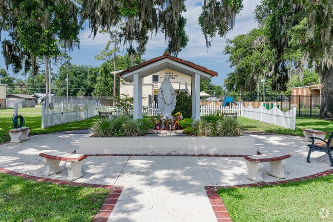 Sacred Heart Catholic School has a Blue Ribbon School distinction.