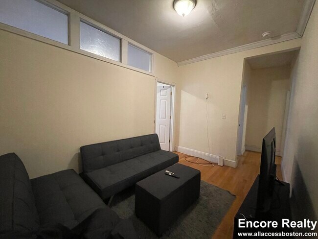 19 Thatcher St unit 66-2, Brookline, MA 02446 - photo 7