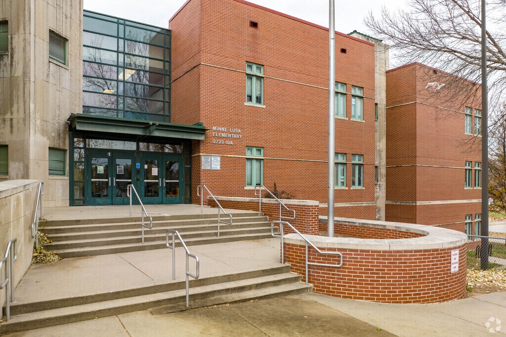 Minne Lusa Elementary School serves students in PK through K-6.