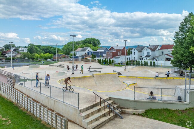 Steelton Skatepark provides an incredibly diverse skateboarding terrain for skaters and bikers.