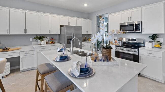 5274 Coral Reef Way, Lakewood Ranch, FL 34211 - photo 2