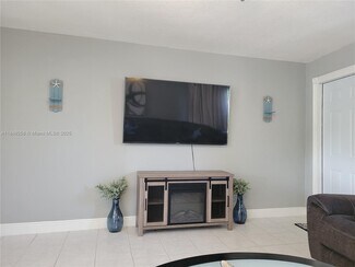 2560 NE 8th Terrace, Pompano Beach, FL 33064